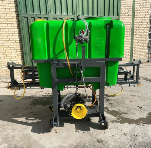 سمپاش 800 لیتری پشت تراکتوری